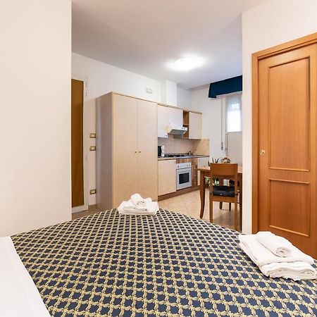 Residenza Melucci Aparthotel ริมินี ภายนอก รูปภาพ