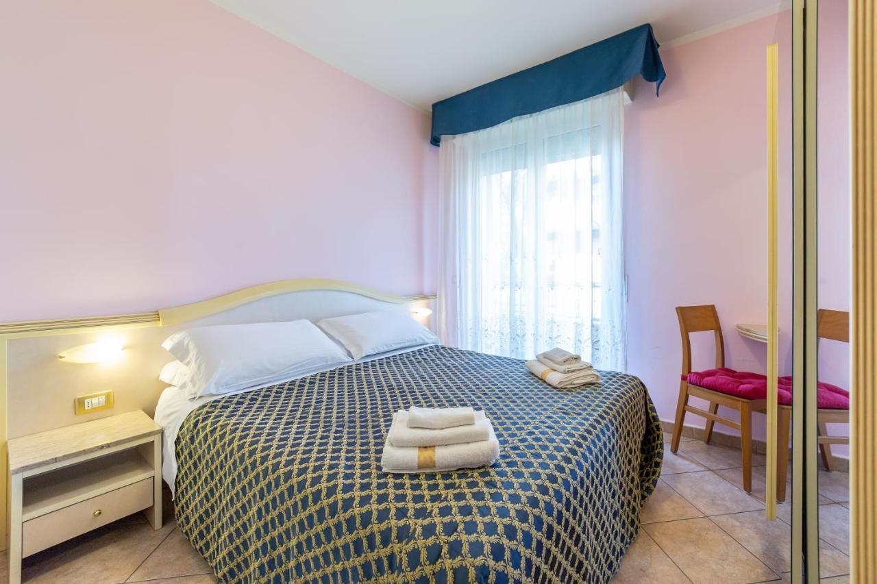 Residenza Melucci Aparthotel ริมินี ภายนอก รูปภาพ