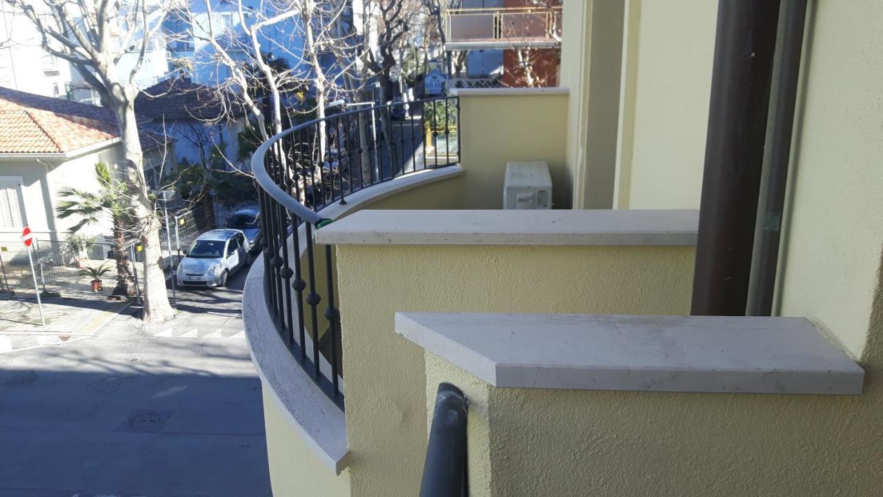 Residenza Melucci Aparthotel ริมินี ภายนอก รูปภาพ